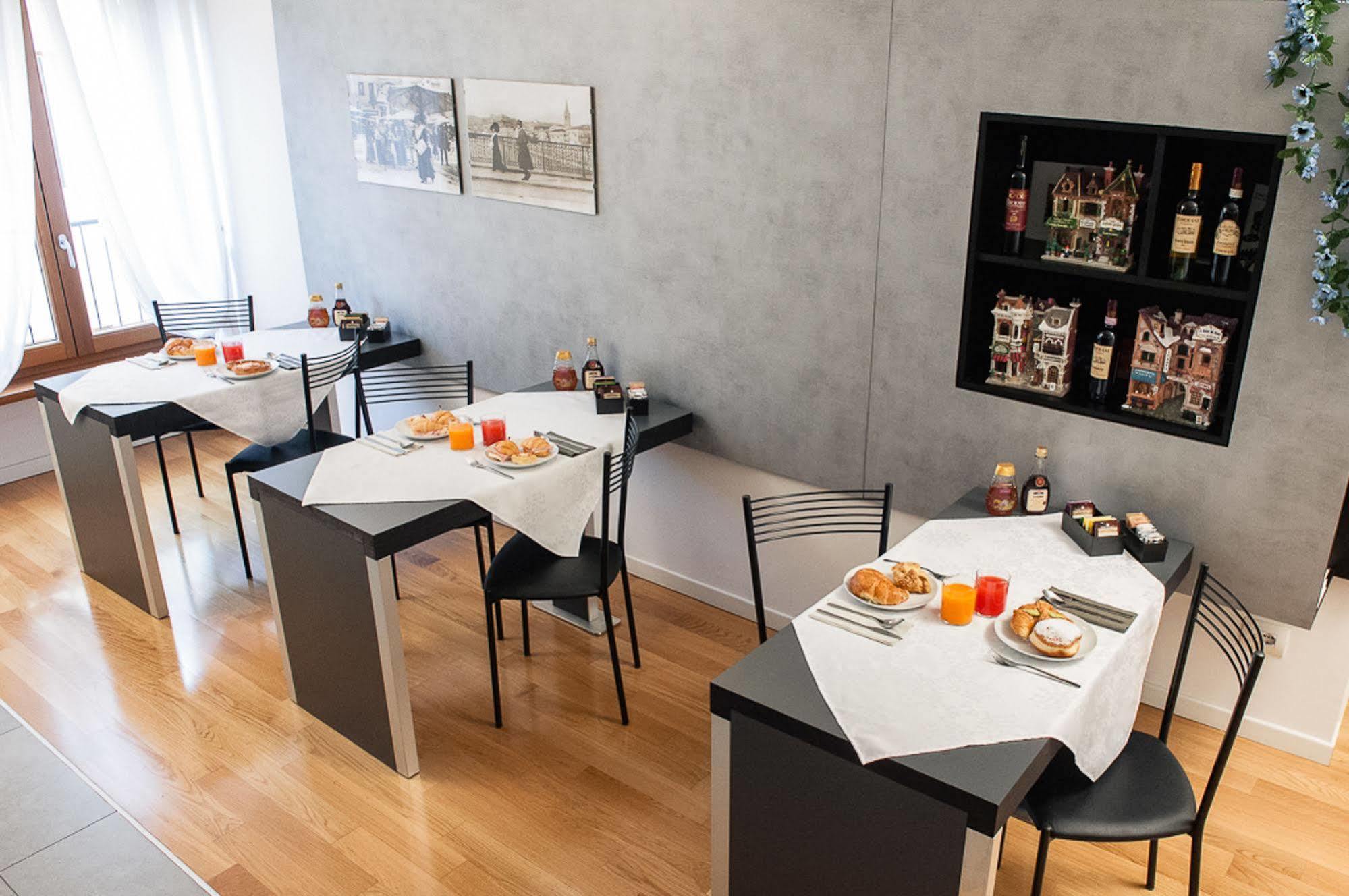 Couette-café Veronantica 2*
